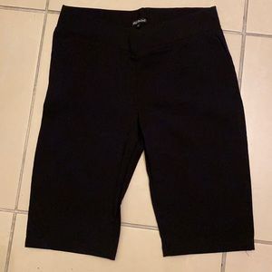Women’s capris | dressy | medium black